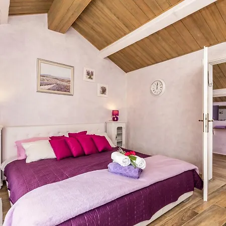 Natura With Swimming Pool, Jacuzzi And Sauna